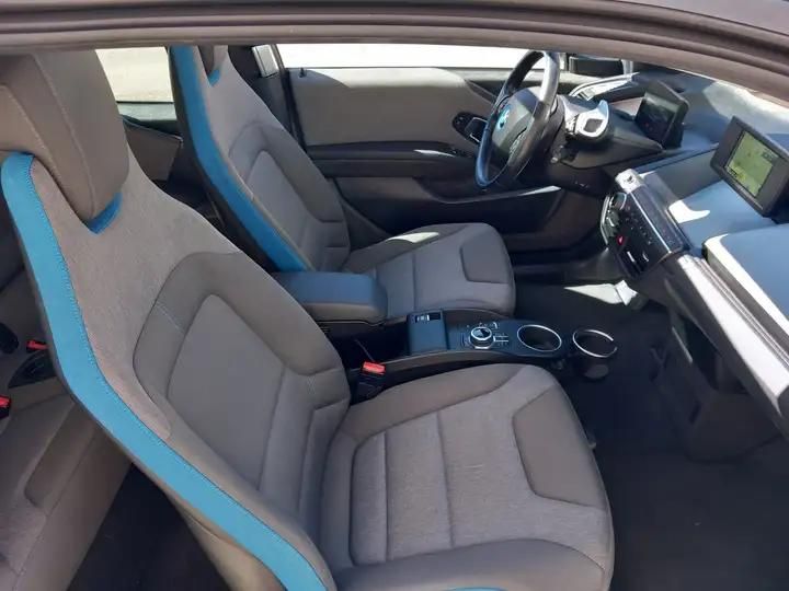 BMW i3 • 2016 • 41,700 km 5