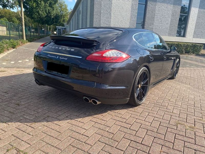Porsche Panamera • 2012 • 112,000 km 4