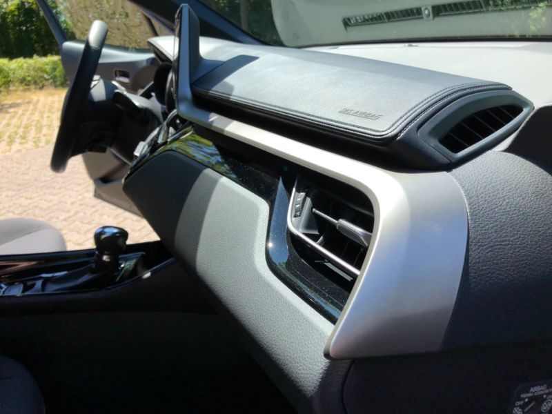 Toyota C-HR • 2018 • 64,800 km 4