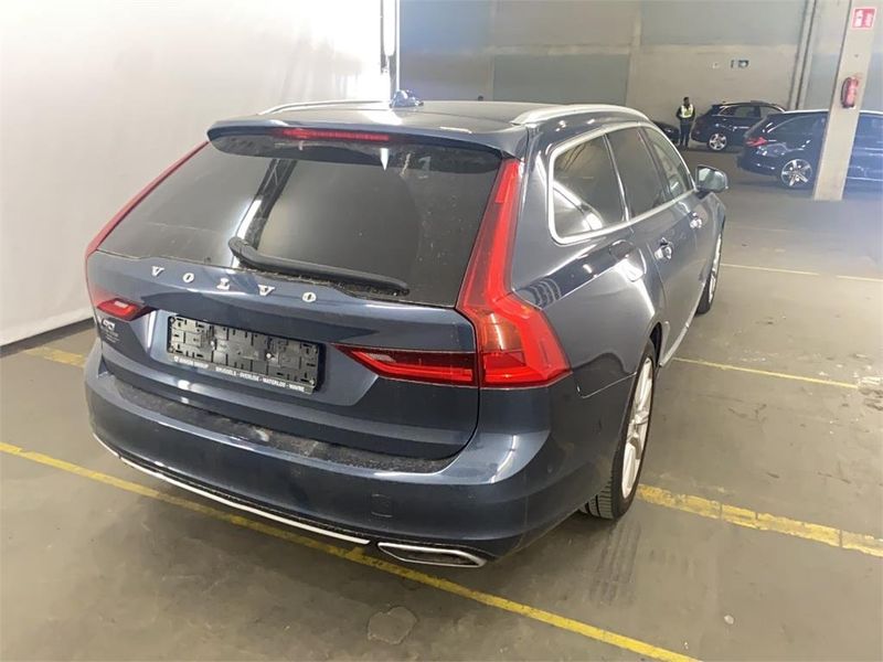 Volvo V90 • 2019 • 75,000 km 6