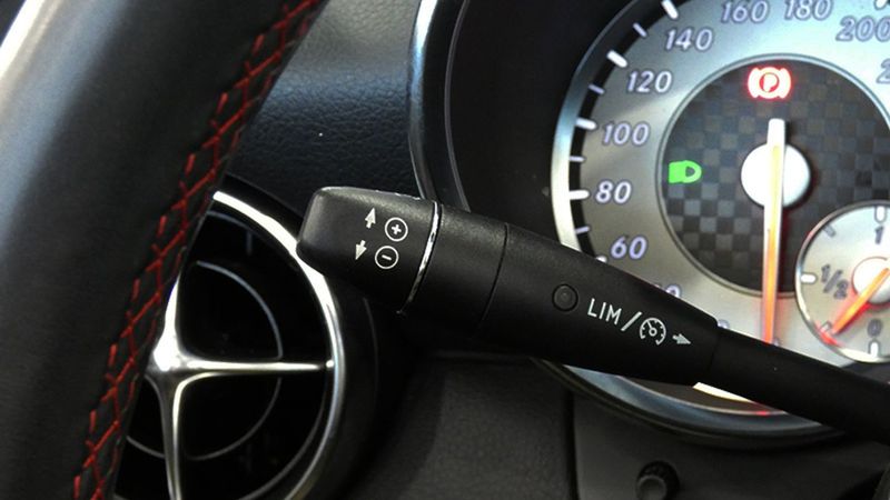 Mercedes-Benz SLK • 2012 • 63,745 km 10