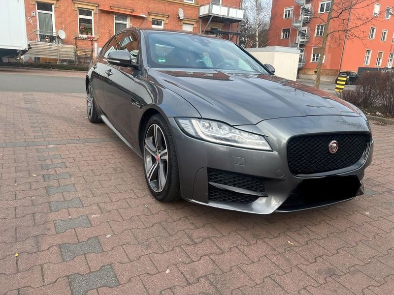 Jaguar XF • 2015 • 120,000 km 1