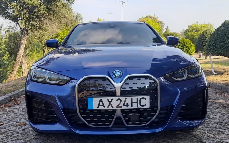 BMW i8 • 2023 • 1,483 km 4