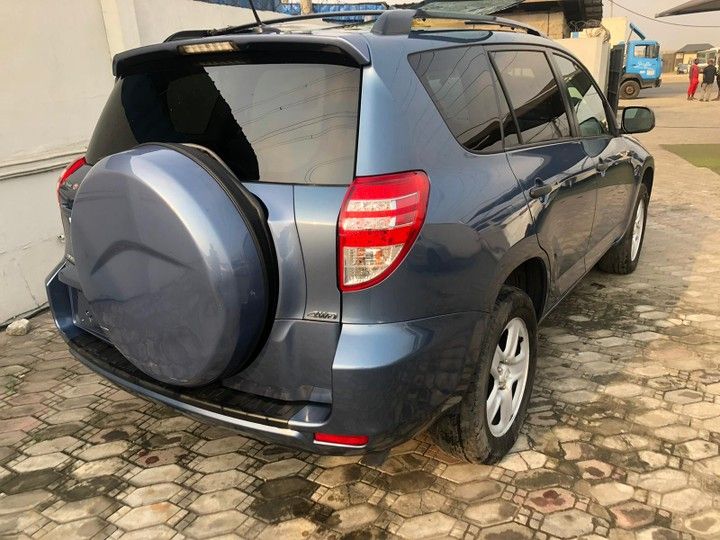 Toyota RAV4 • 2012 • 32 km 2