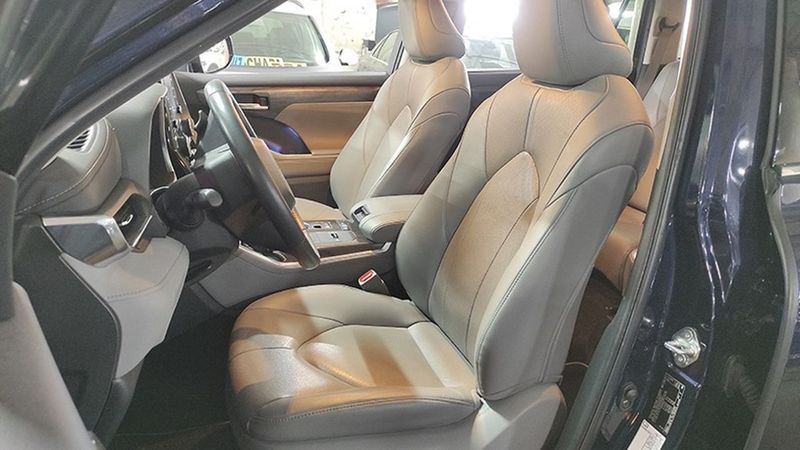 Toyota Highlander Hybrid • 2022 • 34,685 km 10