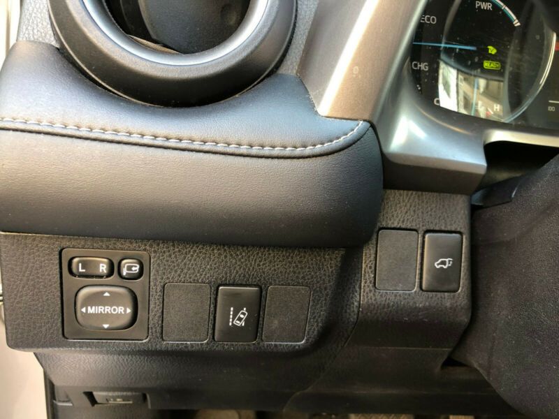 Toyota RAV4 • 2017 • 101,000 km 11