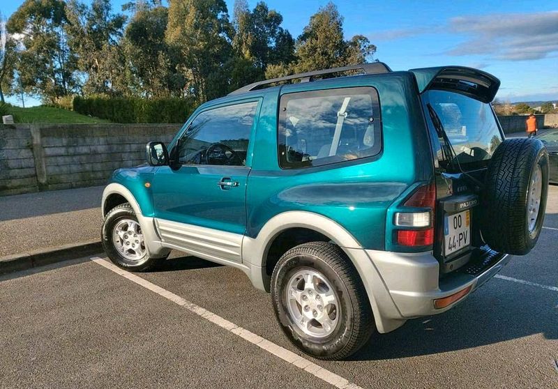 Mitsubishi Pajero • 2000 • 90,000 km 3