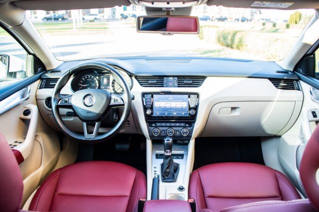 Škoda Octavia Combi • 2016 • 60,000 km 5