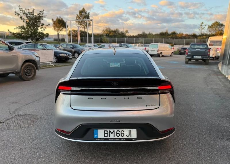 Toyota Prius • 2024 • 55,000 km 8