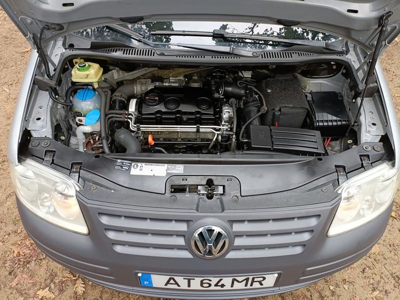 Volkswagen Caddy • 2010 • 157,000 km 6