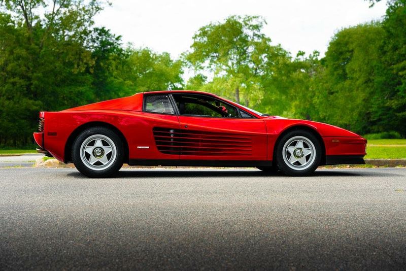 Ferrari 812 GTS • 1986 • 16,000 km 1