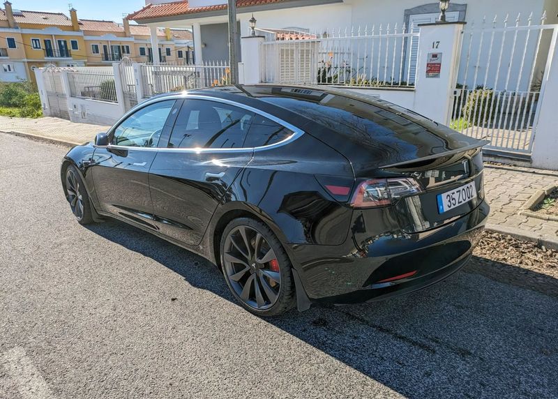 Tesla Model 3 • 2019 • 117,000 km 8