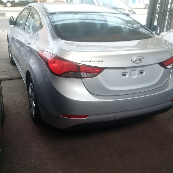 Hyundai Elantra • 2015 • 2 km 3