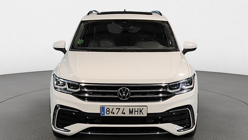 Volkswagen Tiguan • 2023 • 9,499 km 11