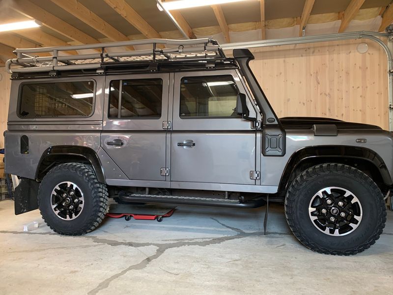 Land Rover Defender • 2016 • 17,000 km 3