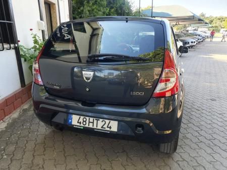 Dacia Sandero • 2009 • 97,000 km 1