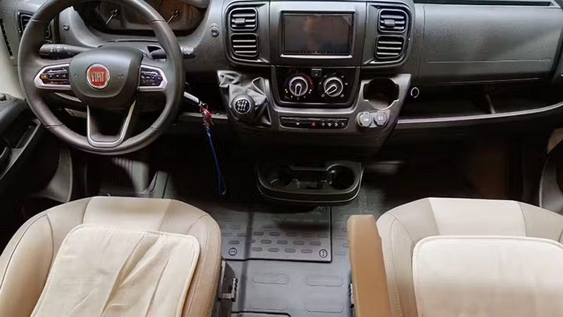 Fiat Ducato Van • 2022 • 9,962 km 8