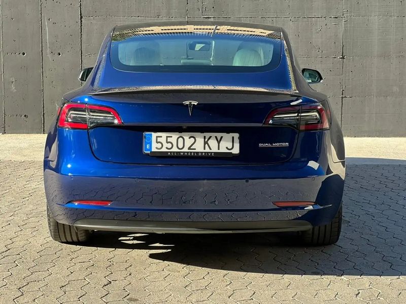 Tesla Model 3 • 2019 • 90,000 km 5