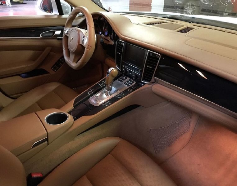 Porsche Panamera • 2011 • 194,500 km 6