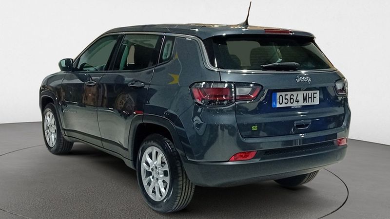 Jeep Compass • 2023 • 5,763 km 2