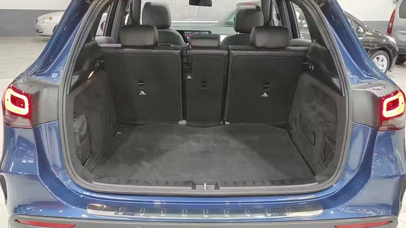 Mercedes-Benz GLA • 2020 • 23,622 km 12