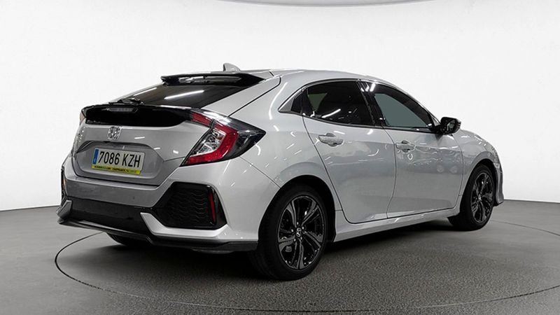 Honda Civic • 2019 • 23,523 km 5