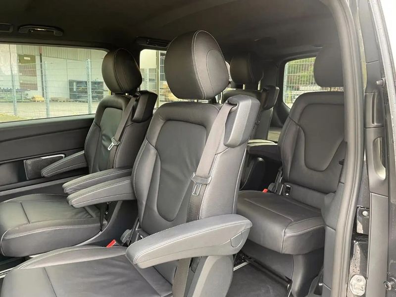 Mercedes-Benz 310 Van • 2020 • 116,000 km 11