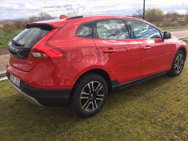 Volvo V40 • 2017 • 124,900 km 2