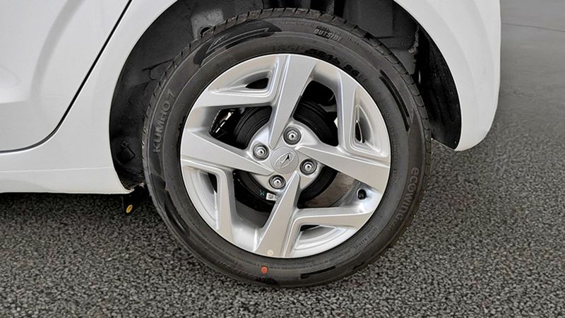 Hyundai i10 • 2023 • 25,432 km 22