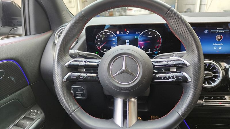 Mercedes-Benz GLA • 2023 • 19,580 km 15