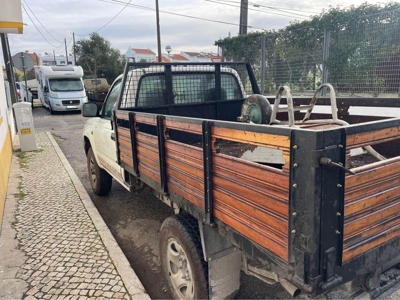 Toyota Hilux • 1998 • 350,000 km 6
