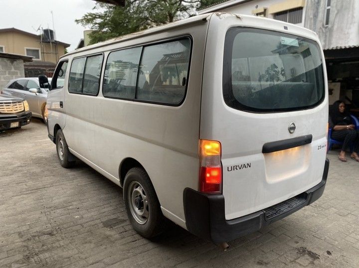 Nissan Urvan • 2010 • 17 km 3