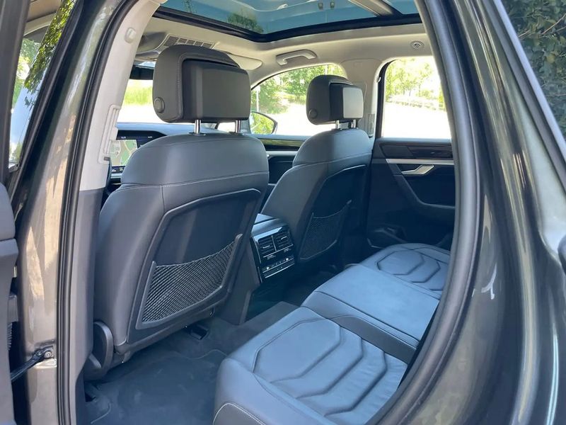 Volkswagen Touareg • 2021 • 78,000 km 4