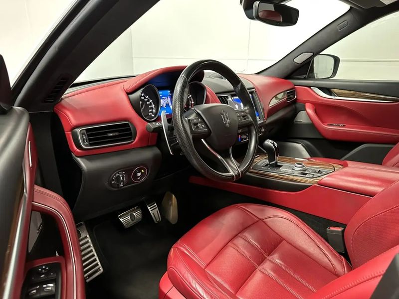 Maserati Levante • 2017 • 128,000 km 4
