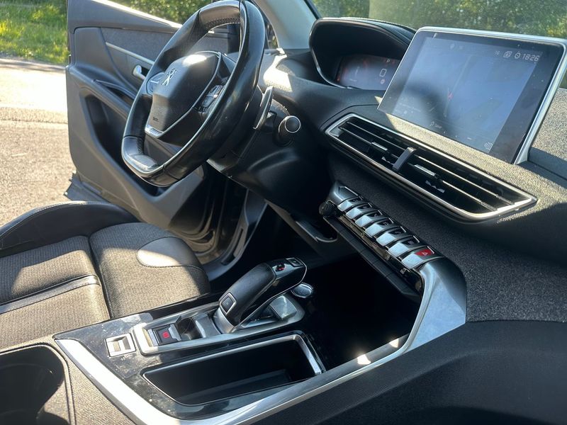Peugeot 5008 • 2019 • 178,000 km 4