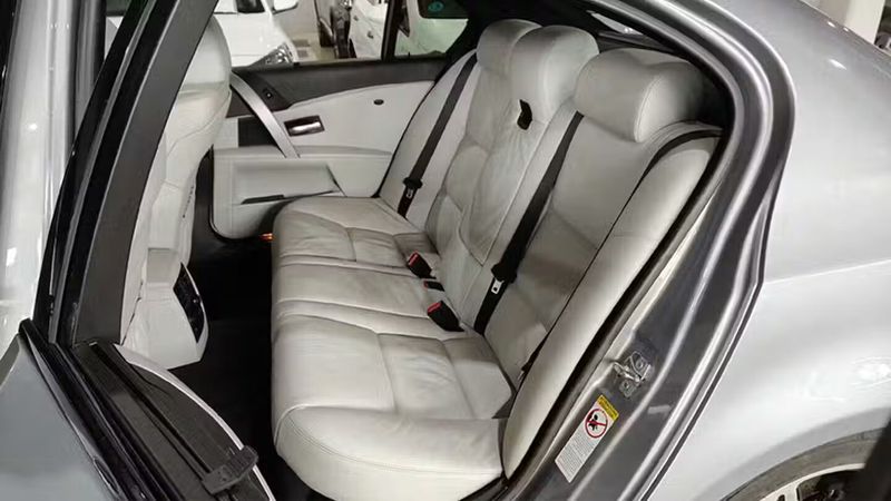 BMW M5 • 2005 • 128,313 km 8