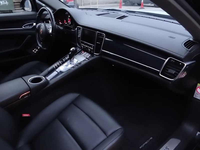 Porsche Panamera • 2013 • 204,500 km 12
