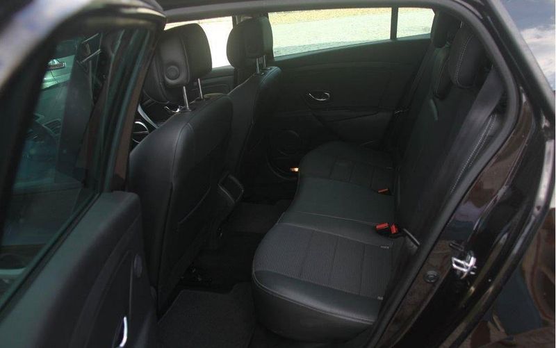 Renault Mégane • 2012 • 11,000 km 3