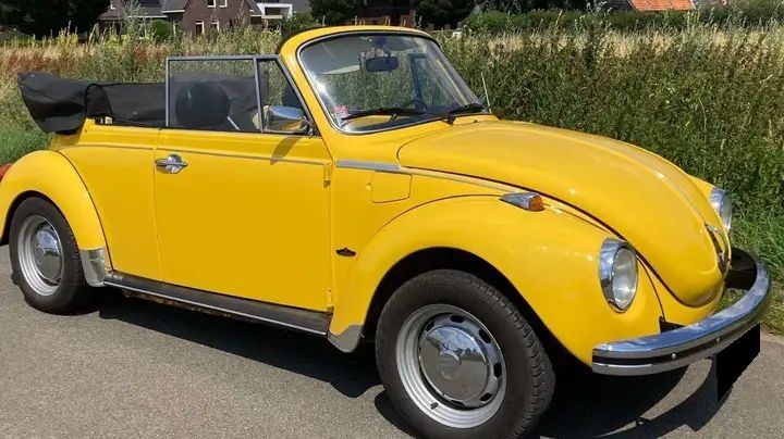 Volkswagen Beetle Convertible • 1975 • 23,000 km 9