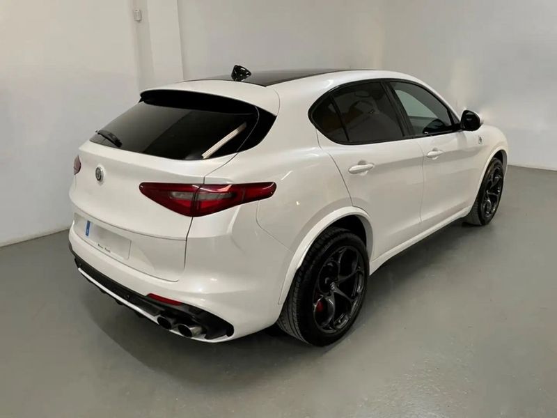 Alfa Romeo Stelvio • 2018 • 120,000 km 14