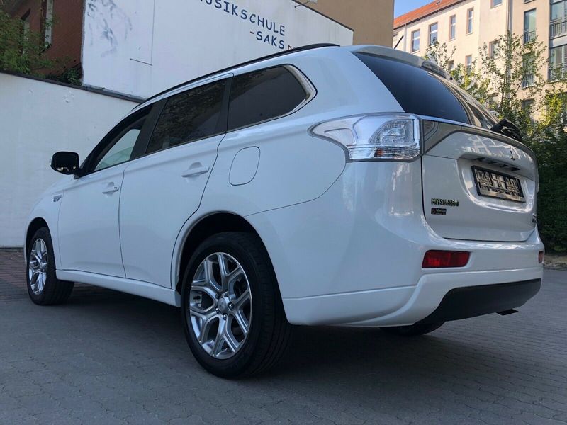 Mitsubishi Outlander • 2013 • 136,000 km 11