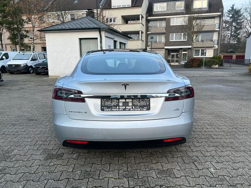Tesla Model S • 2018 • 90,000 km 5