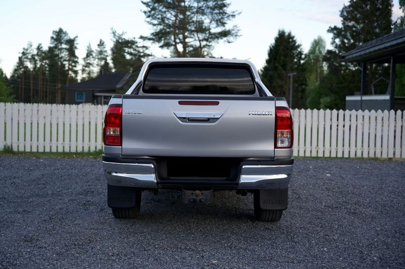 Toyota Hilux • 2016 • 87,499 km 3