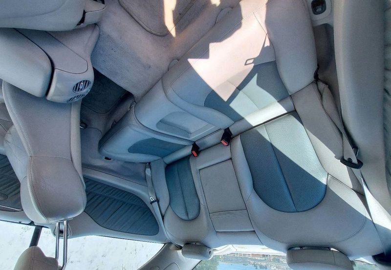 Mercedes-Benz CLK-Class • 2003 • 199,999 km 5