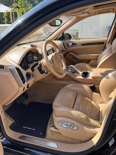 Porsche Cayenne • 2011 • 293,000 km 2