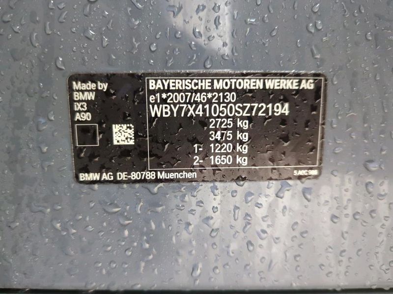 BMW X3 • 2021 • 30,190 km 4