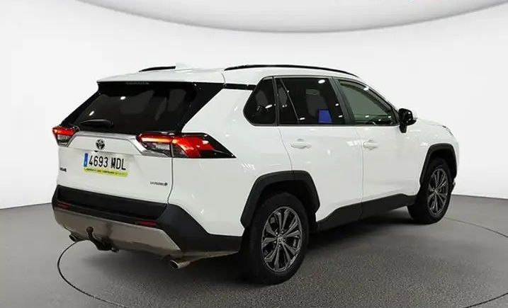 Toyota RAV4 • 2023 • 37,000 km 1