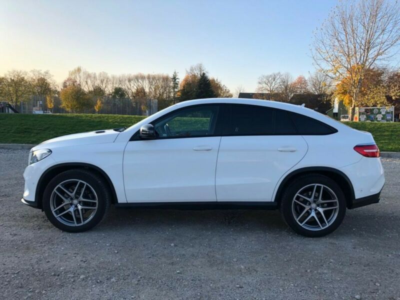 Mercedes-Benz GLE • 2015 • 193,000 km 8