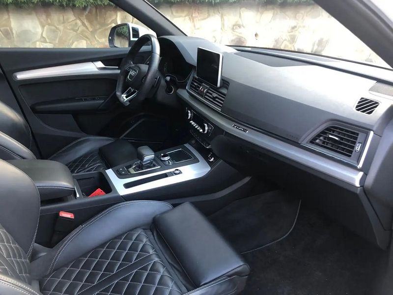 Audi Q5 • 2019 • 39,800 km 2