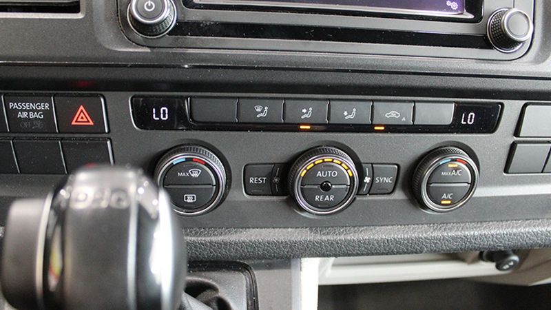 Volkswagen Caravelle • 2020 • 44,750 km 6